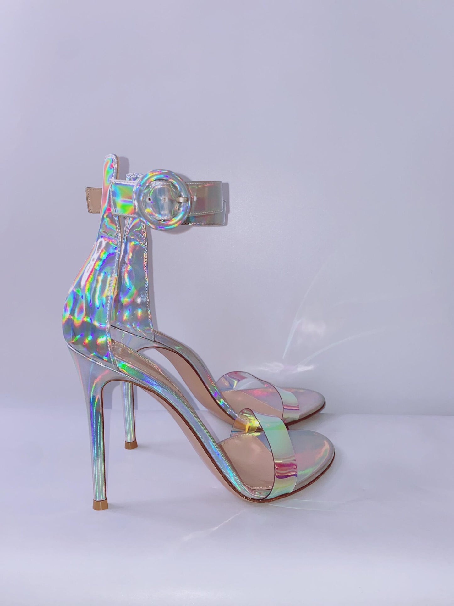 SILVER METALLIC ANKLE STRAP HEELS 40