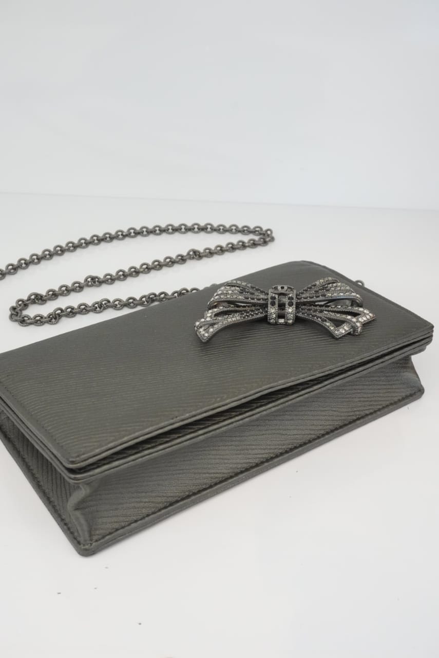 METALLIC DARK GRAY CC CRYSTAL BOW CHAIN EVENING BAG
