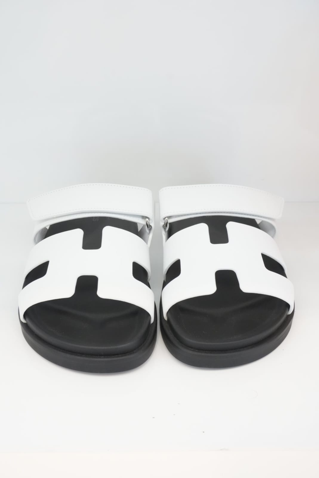 WHITE BLACK LEATHER CHYPRE SANDALS 38
