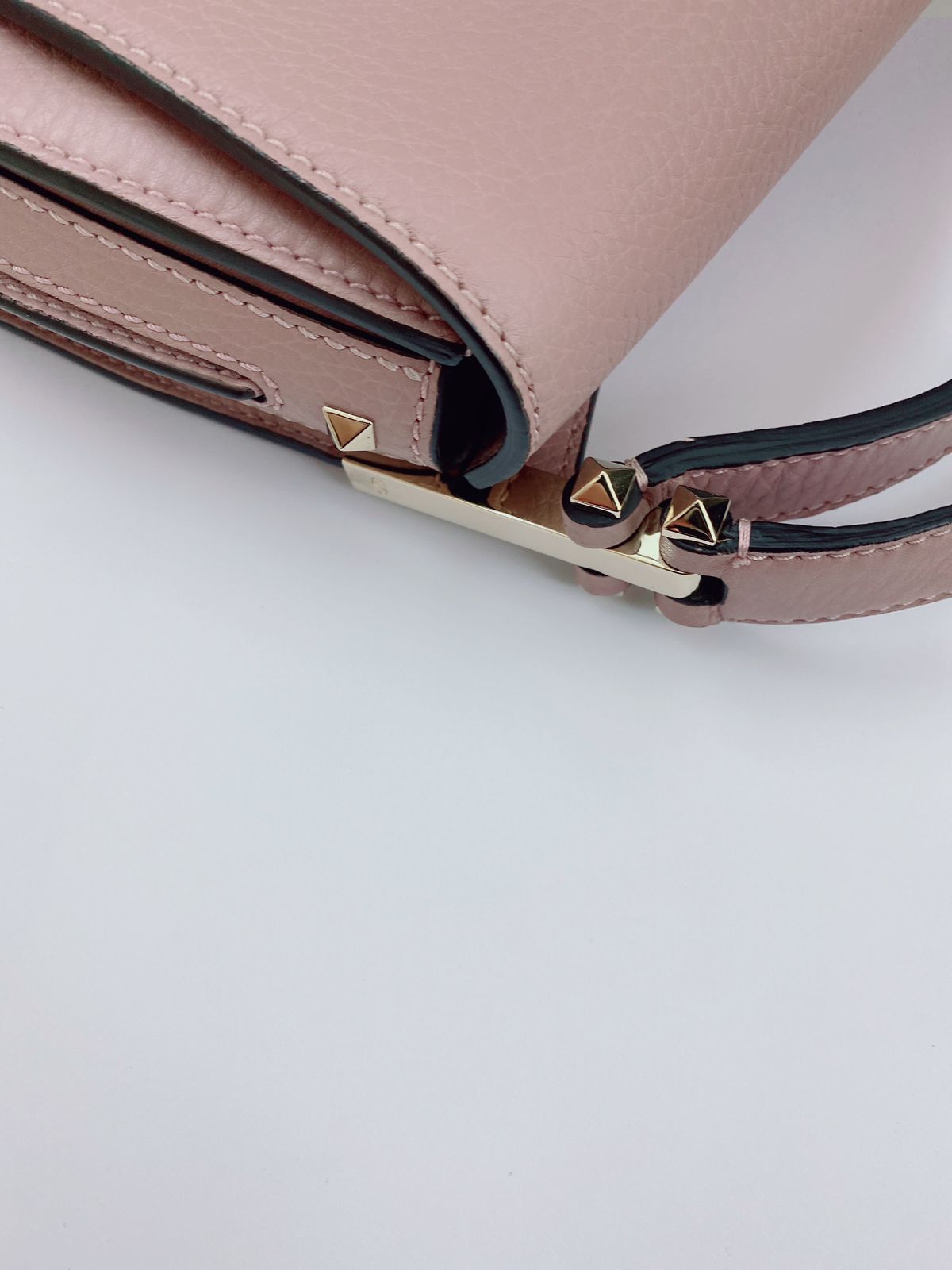 BLUSH PINK PEBBLED CALFSKIN JOYLOCK FLAP MESSENGER BAG
