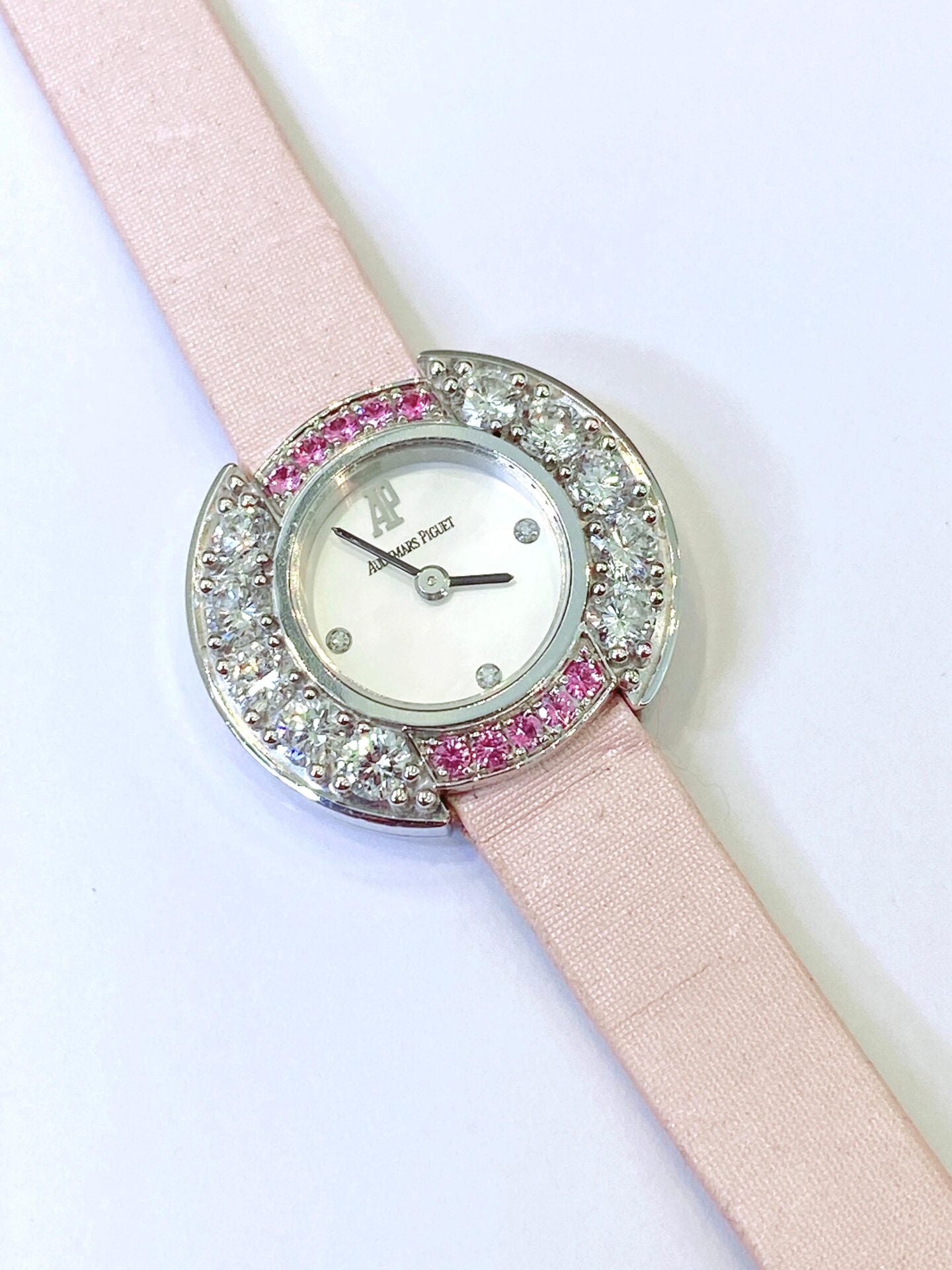 67366BC.Y.0065RA.01 VINTAGE QUARTZ WHITE GOLD DIAMOND AND PINK SAPPHIRE LADIES 21MM WATCH