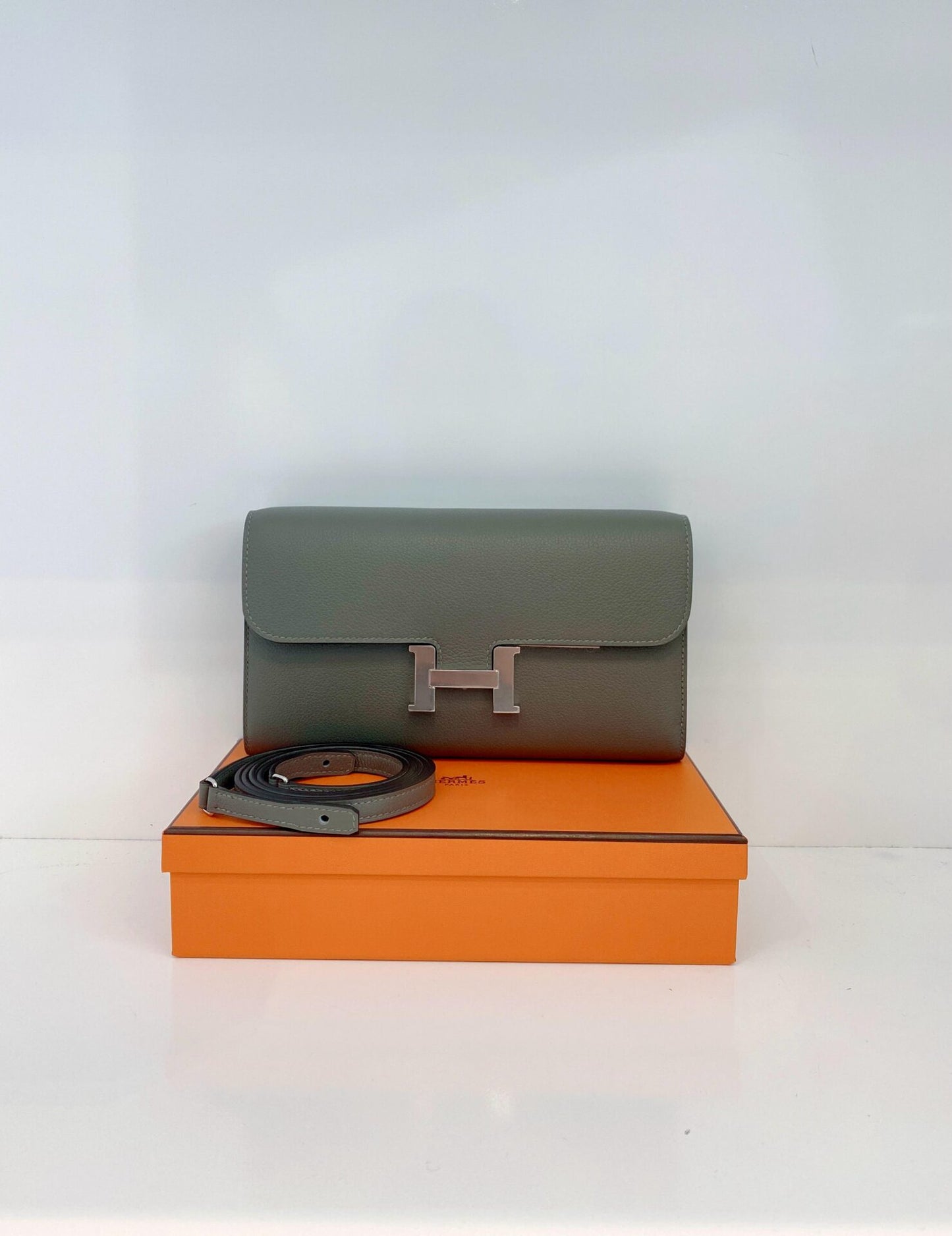 GRIS MEYER EVERCOLOR CONSTANCE TO GO WALLET PALLADIUM HARDWARE