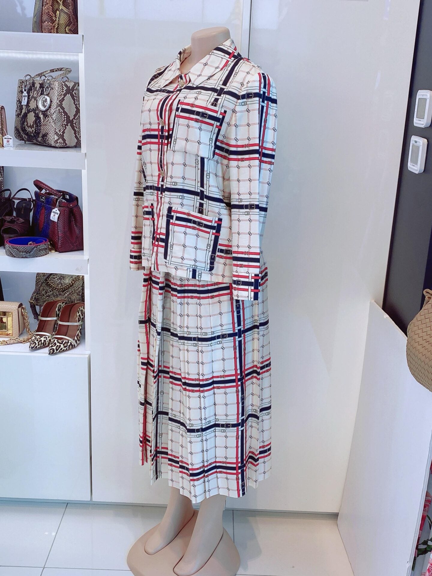 INTERLOCKING DOUBLE G CHAIN LONG SLEEVES SHIRT AND SKIRT SET