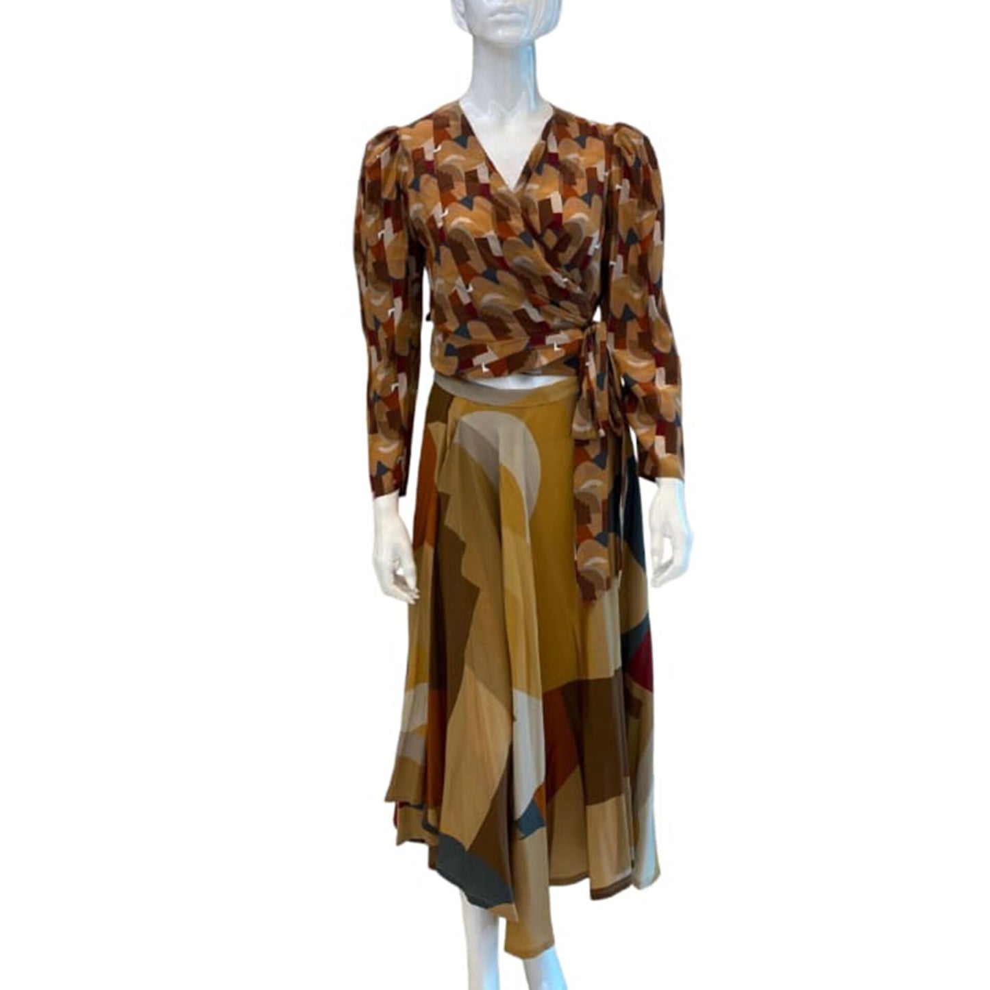 BROWN GEOMETRIC PRINT LONG SLEEVES WRAP SILK BLOUSE AND SKIRT 2US