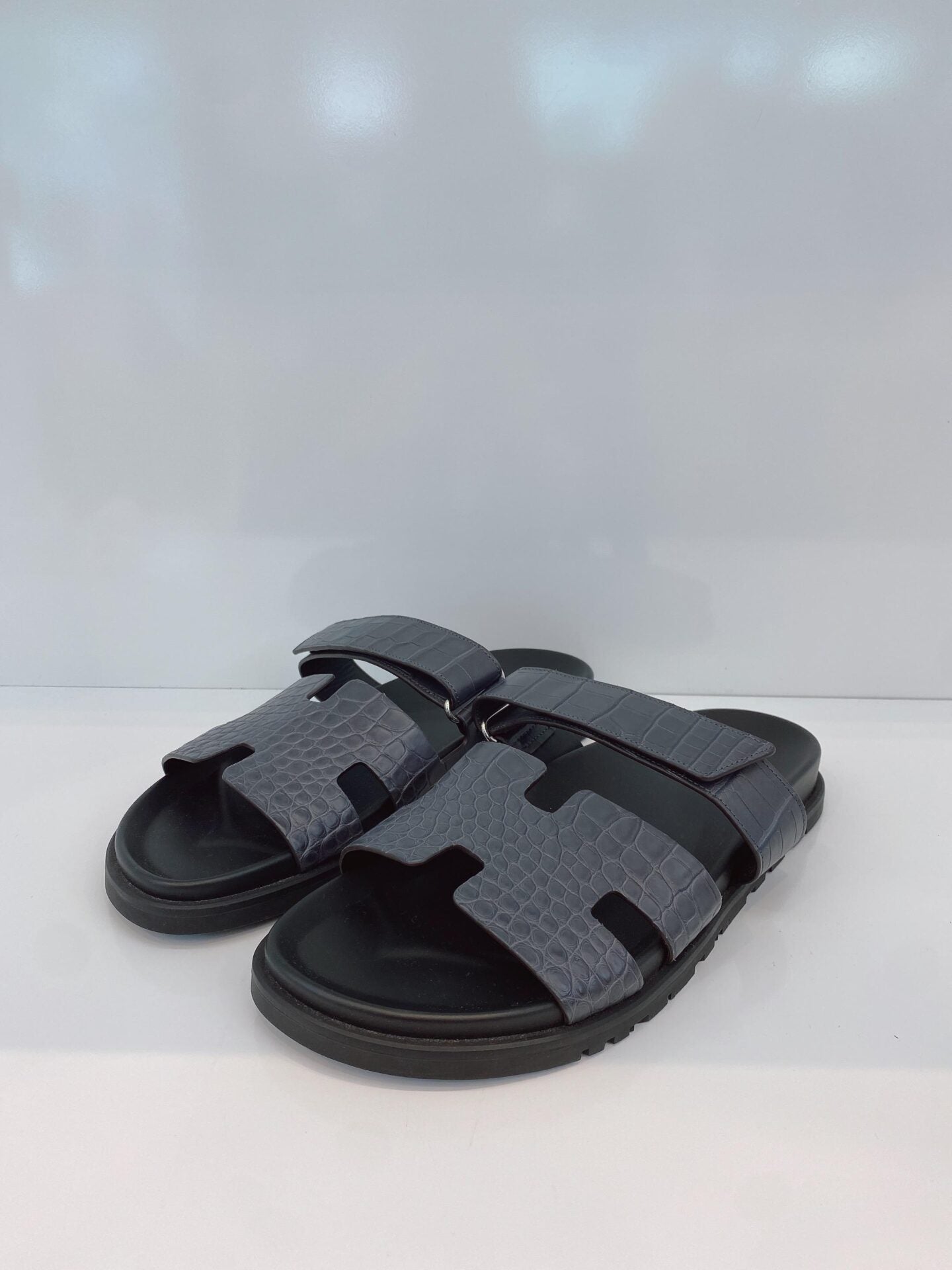 GREY CROCODILE LEATHER CHYPRE SANDALS 43.5