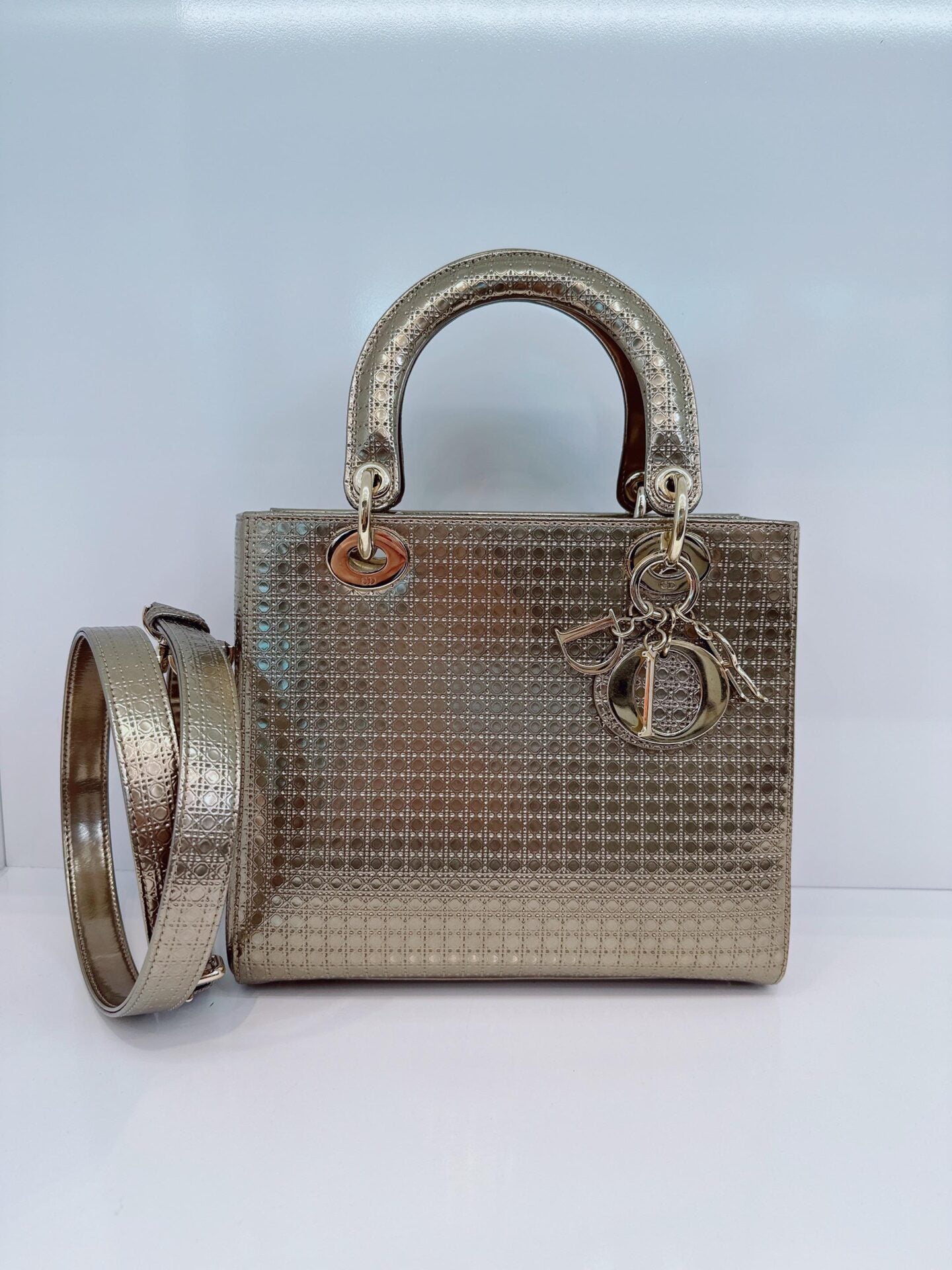 ROSE GOLD MICROCANNAGE MIRRORED LEATHER MEDIUM LADY DIOR TOTE BAG