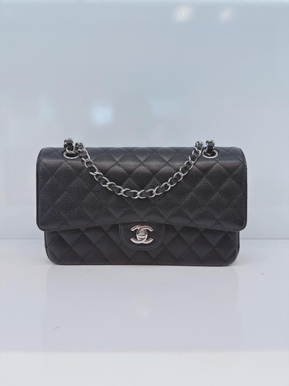 BLACK QUILTED CAVIAR LEATHER MEDIUM CLASSIC DOUBLE FLAP HANDBAG SILVER HARDWARE