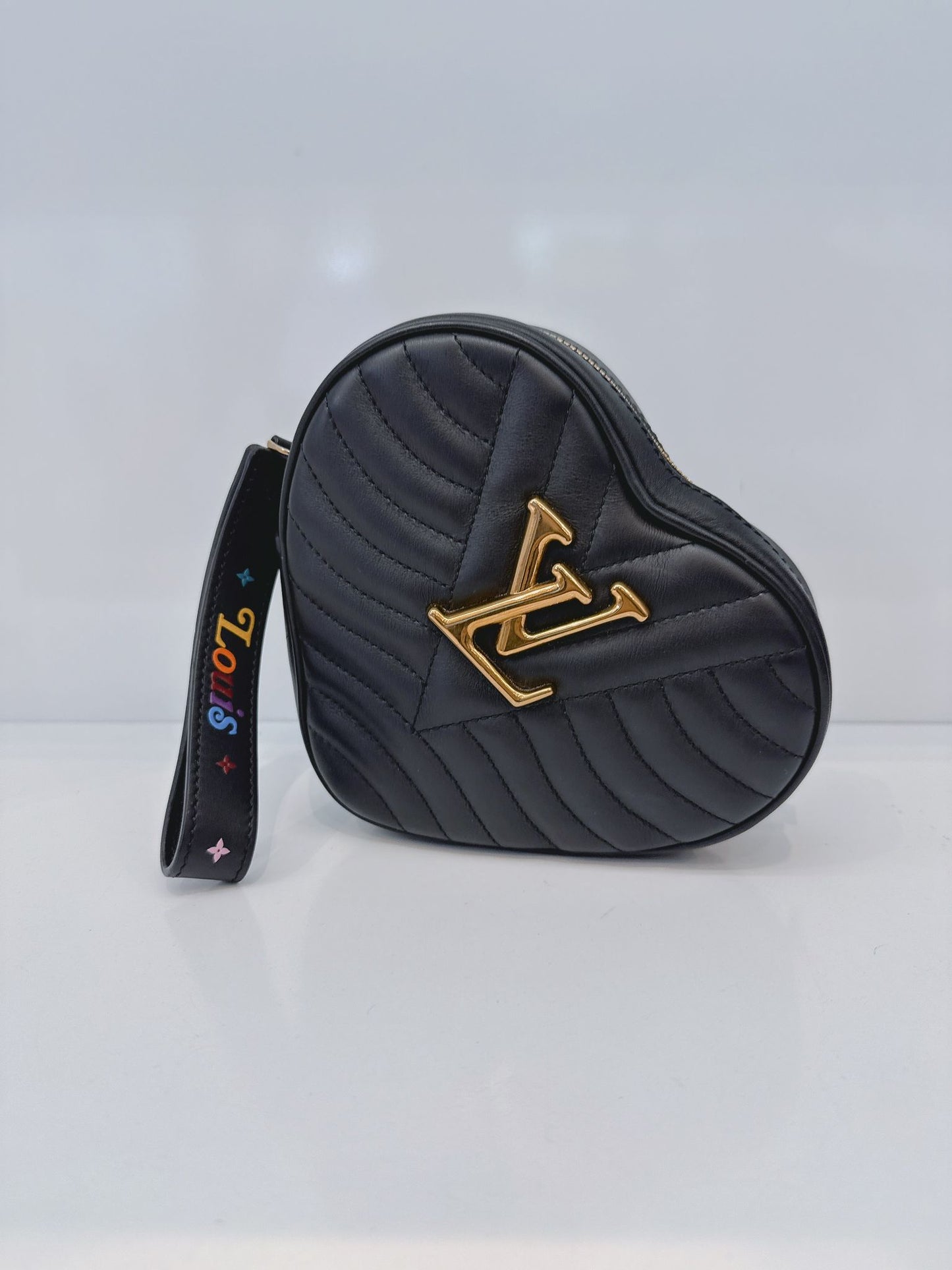 BLACK NEW WAVE HEART BAG