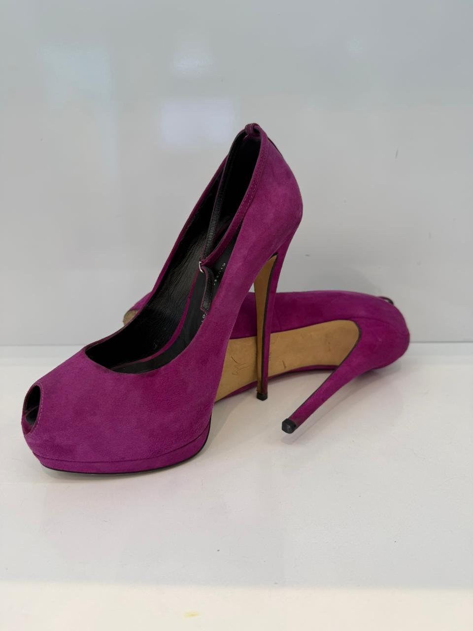 MAGENTA PINK SUEDE PLATFORM PEEP TOE ANKLE STRAP PUMPS 38.5