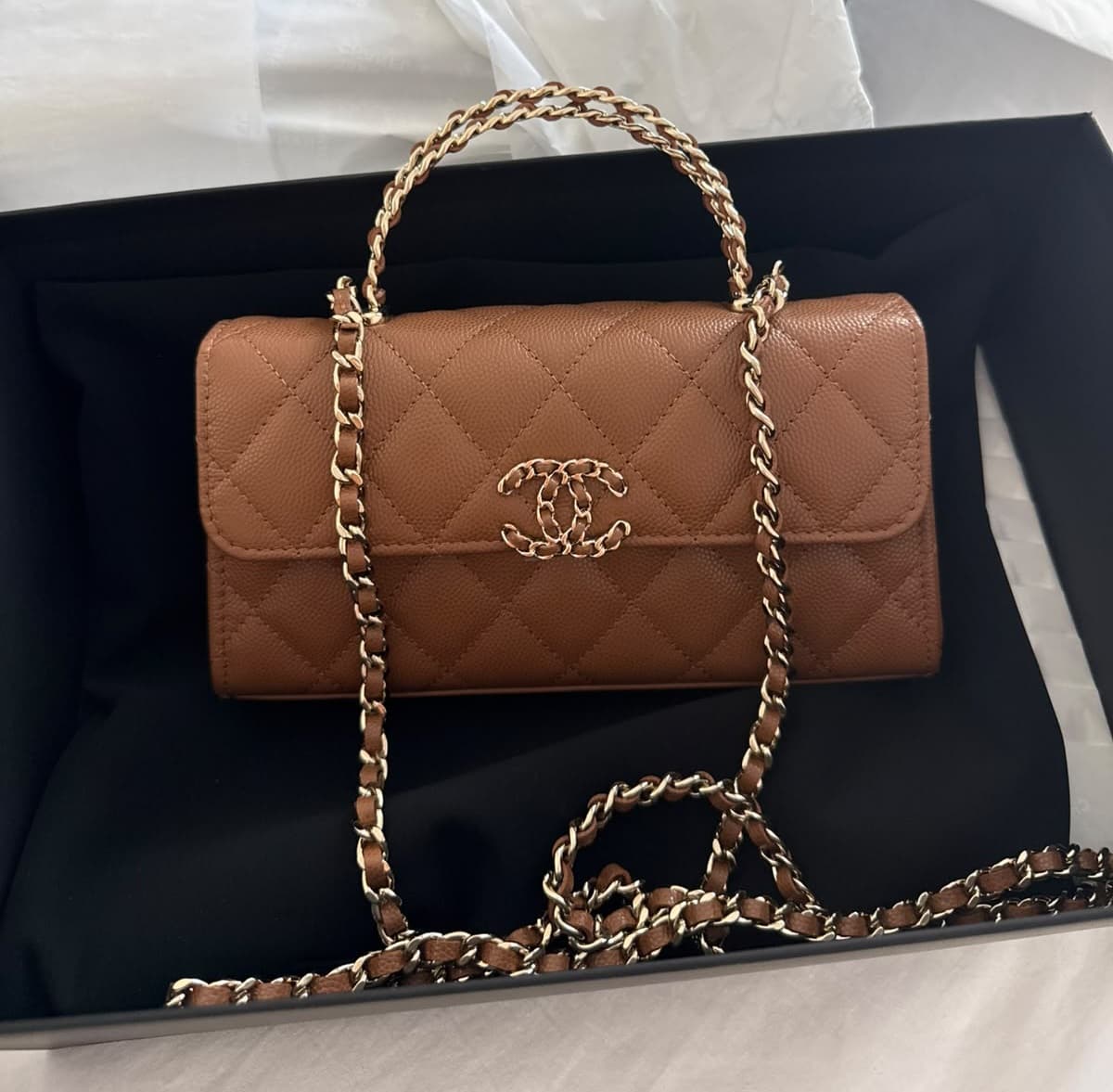 BROWN CAVIAR QUILTED CHAIN MATCH TOP HANDLE PHONE WITH CHAIN