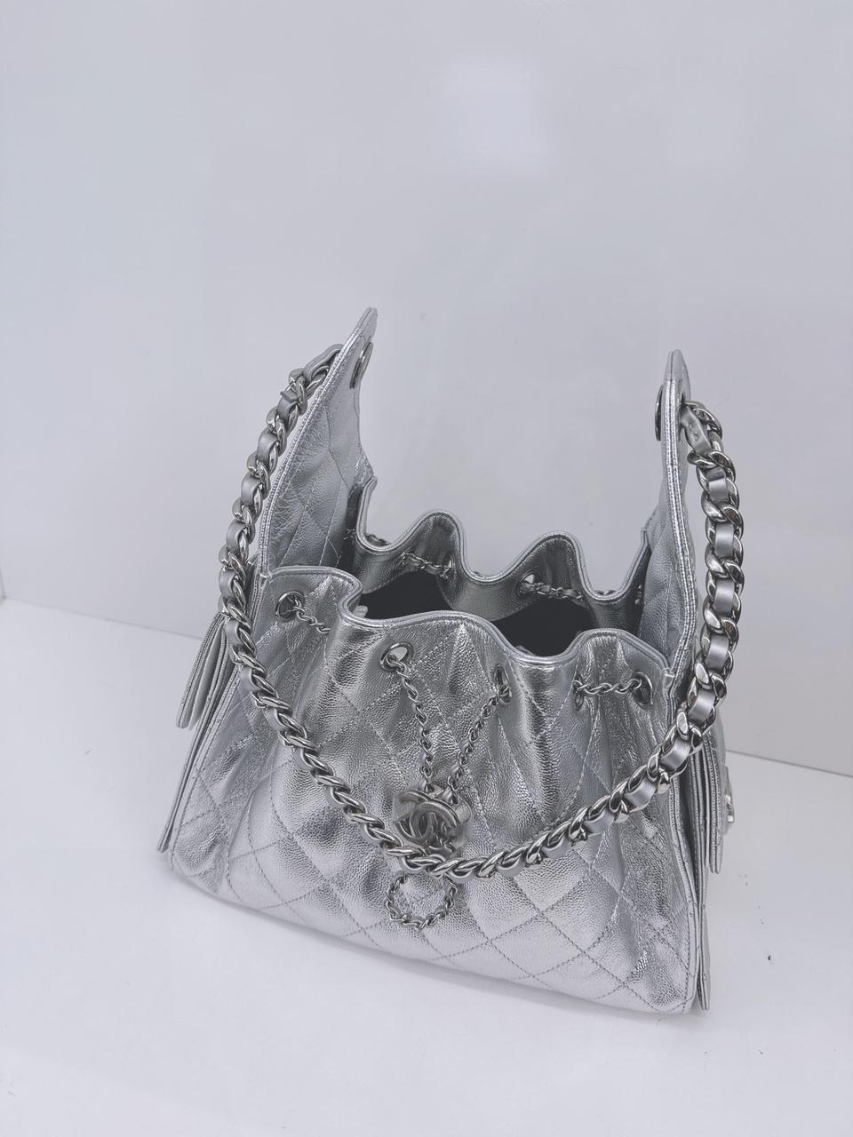 SILVER GRAINED CALFSKIN LEATHER SMALL CHANEL 25 HANDBAG