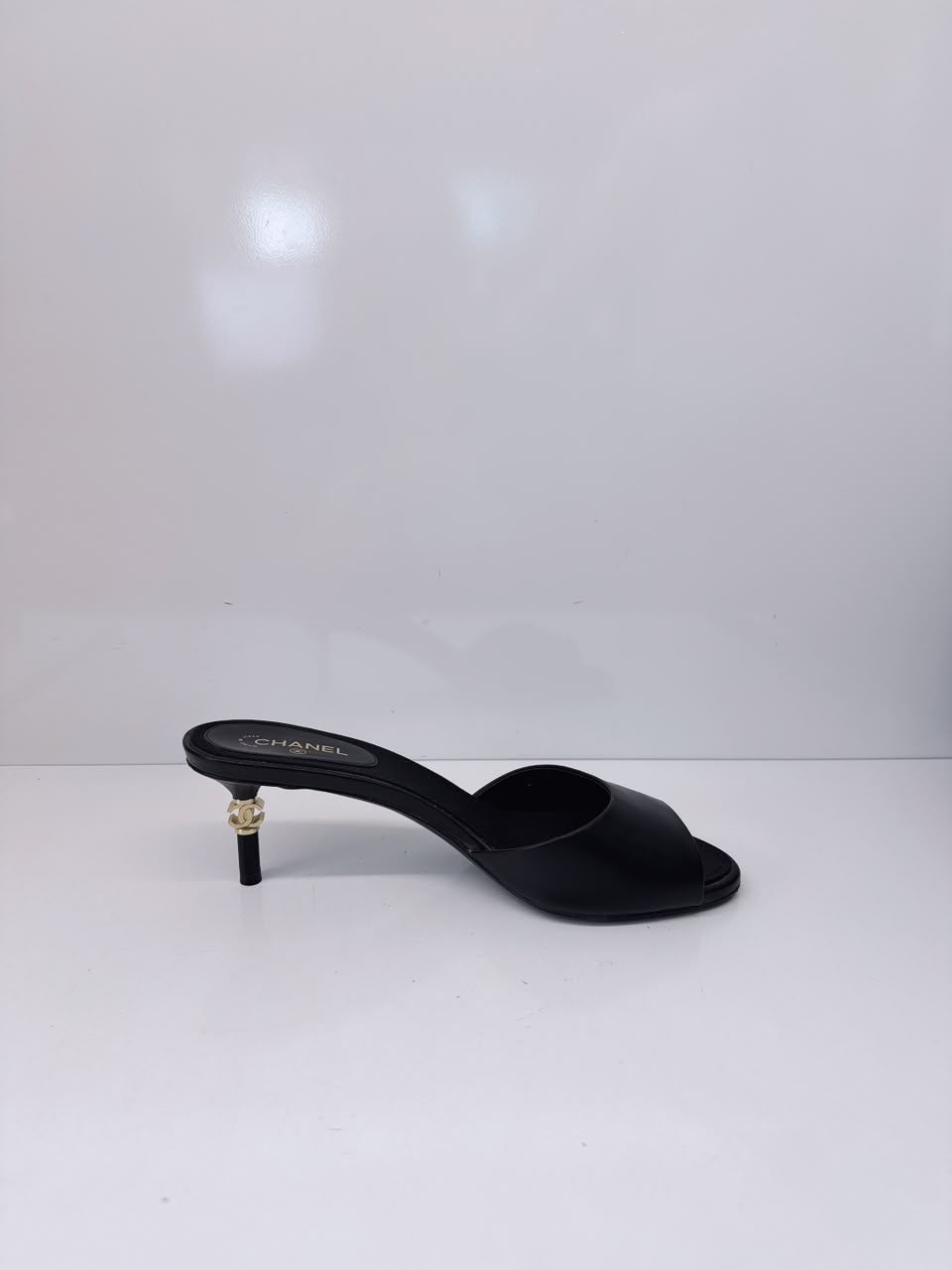 BLACK LEATHER CC HEEL SLIDE SANDALS 38.5C
