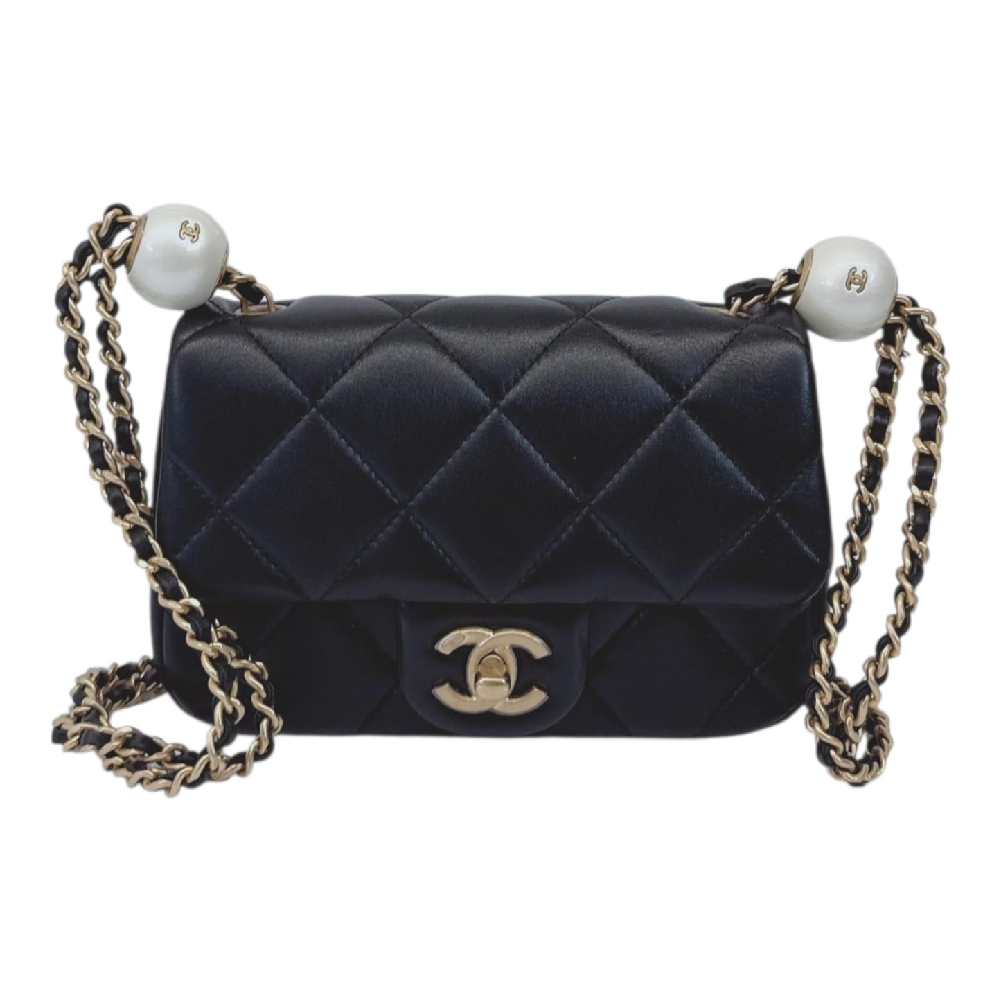 BLACK SHINY LAMBSKIN IMITATION PEARL MINI FLAP BAG GHW