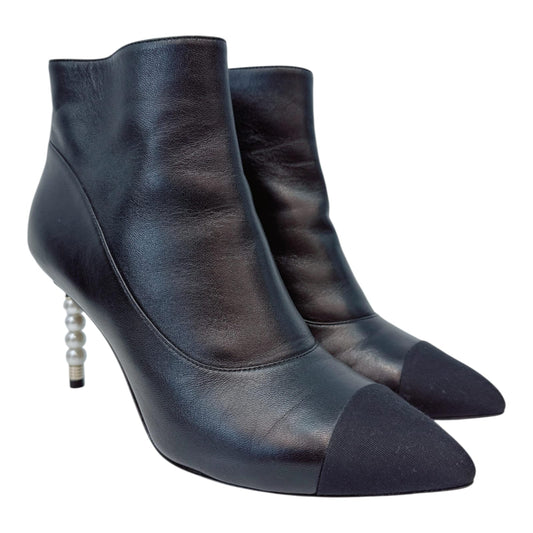BLACK LEATHER  CC PEARL ANKLE BOOTS SIZE 38C
