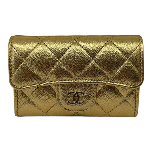 GOLD METALLIC GRAINED SHINY CALFSKIN AND GOLD TONE METAL CLASSIC CARD HOLDER