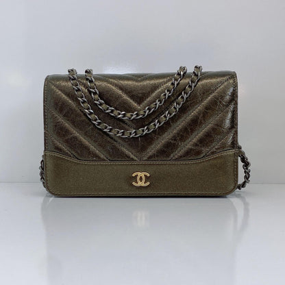 AGED CALFSKIN CHEVRON QUILTED GABRIELLE WALLET ON CHAIN