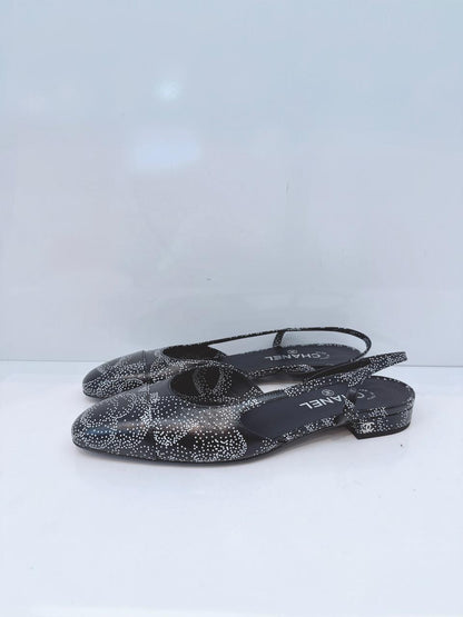 BLACK WHITE CALFSKIN CAMELLIA PRINTED CAP TOE CC SLINGBACK PUMPS 40.5