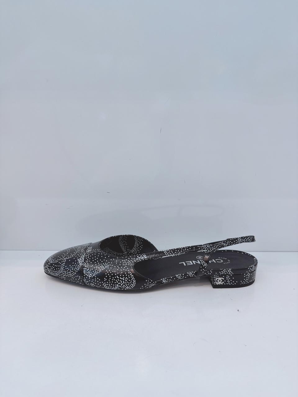 BLACK WHITE CALFSKIN CAMELLIA PRINTED CAP TOE CC SLINGBACK PUMPS 40.5