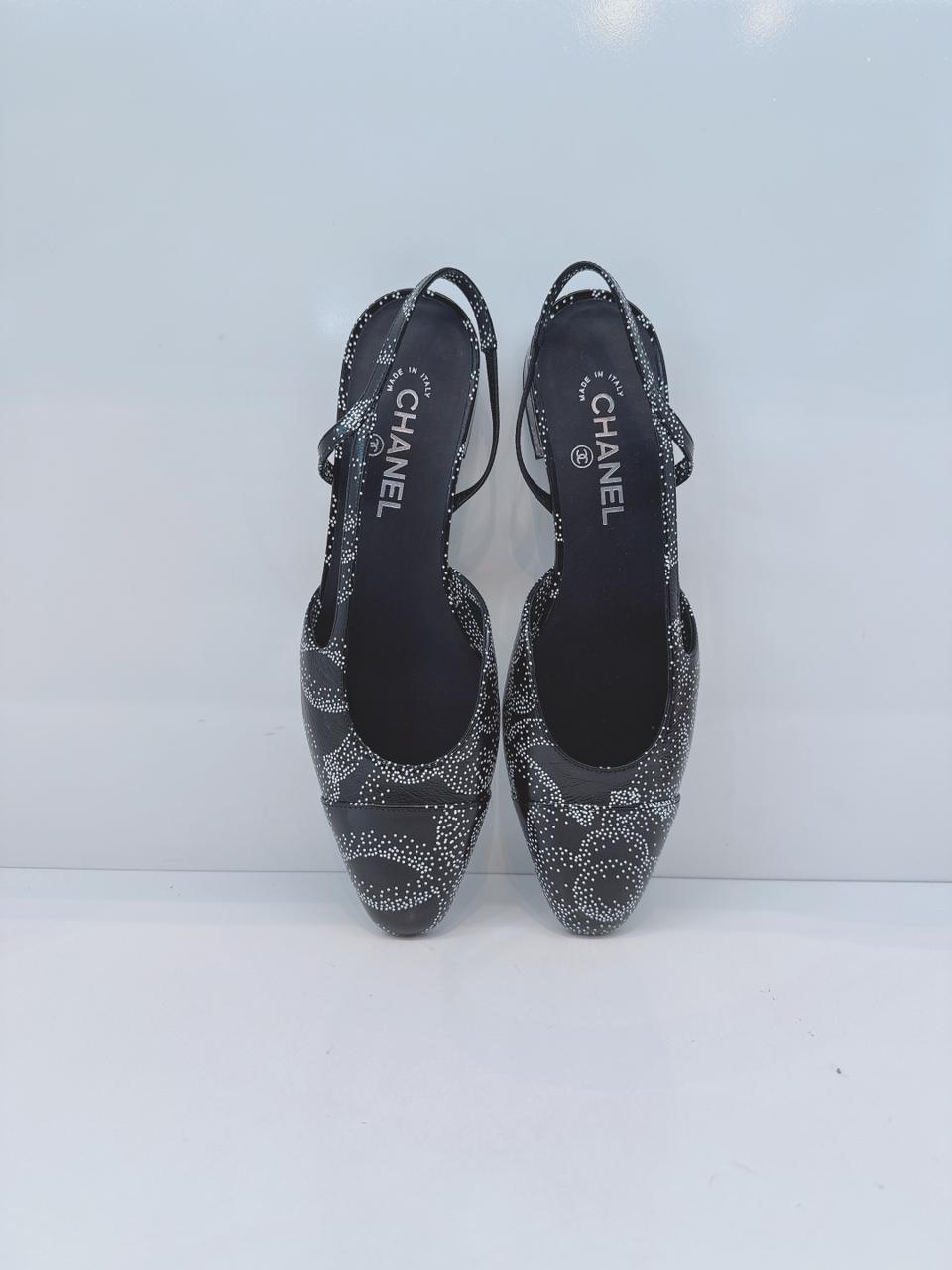 BLACK WHITE CALFSKIN CAMELLIA PRINTED CAP TOE CC SLINGBACK PUMPS 40.5