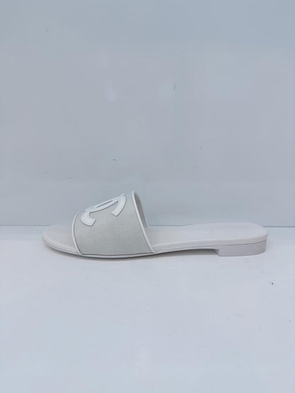 WHITE MESH LEATHER CC LOGO MULES SLIDES FLATS SANDALS 40C