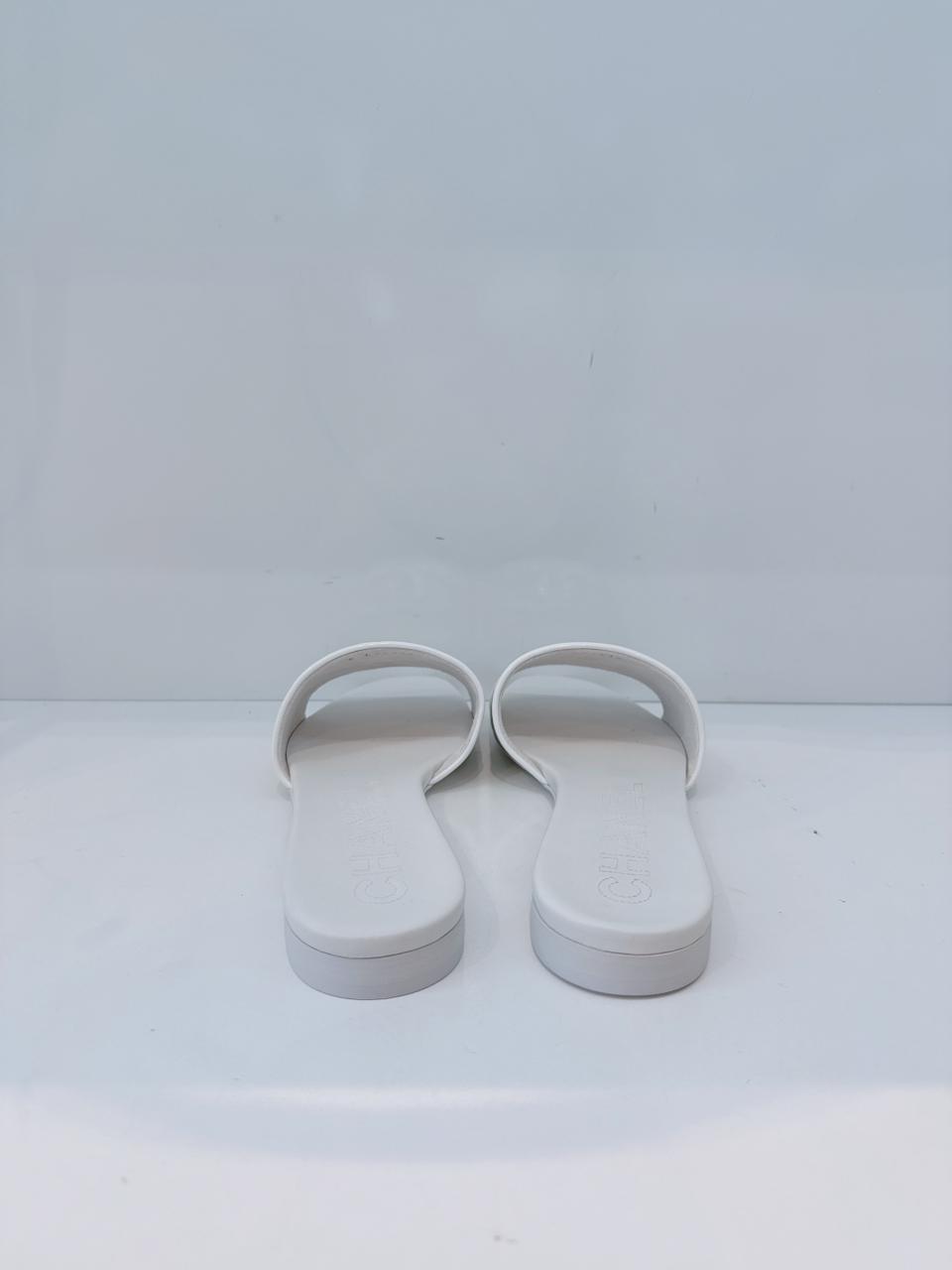 WHITE MESH LEATHER CC LOGO MULES SLIDES FLATS SANDALS 40C