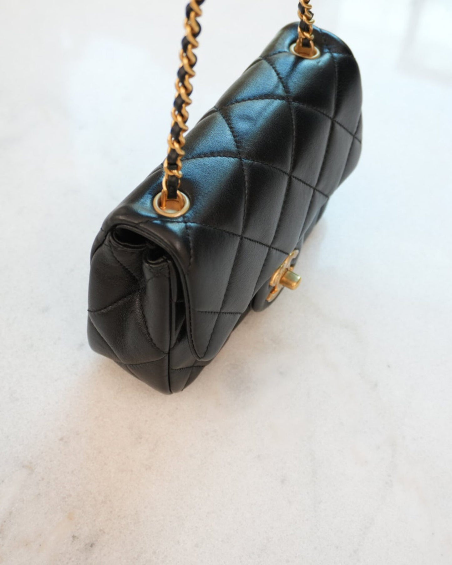 BLACK SHINY LAMBSKIN IMITATION PEARL MINI FLAP BAG GHW