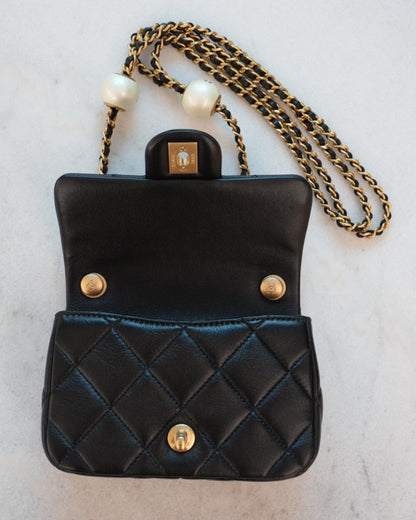 BLACK SHINY LAMBSKIN IMITATION PEARL MINI FLAP BAG GHW