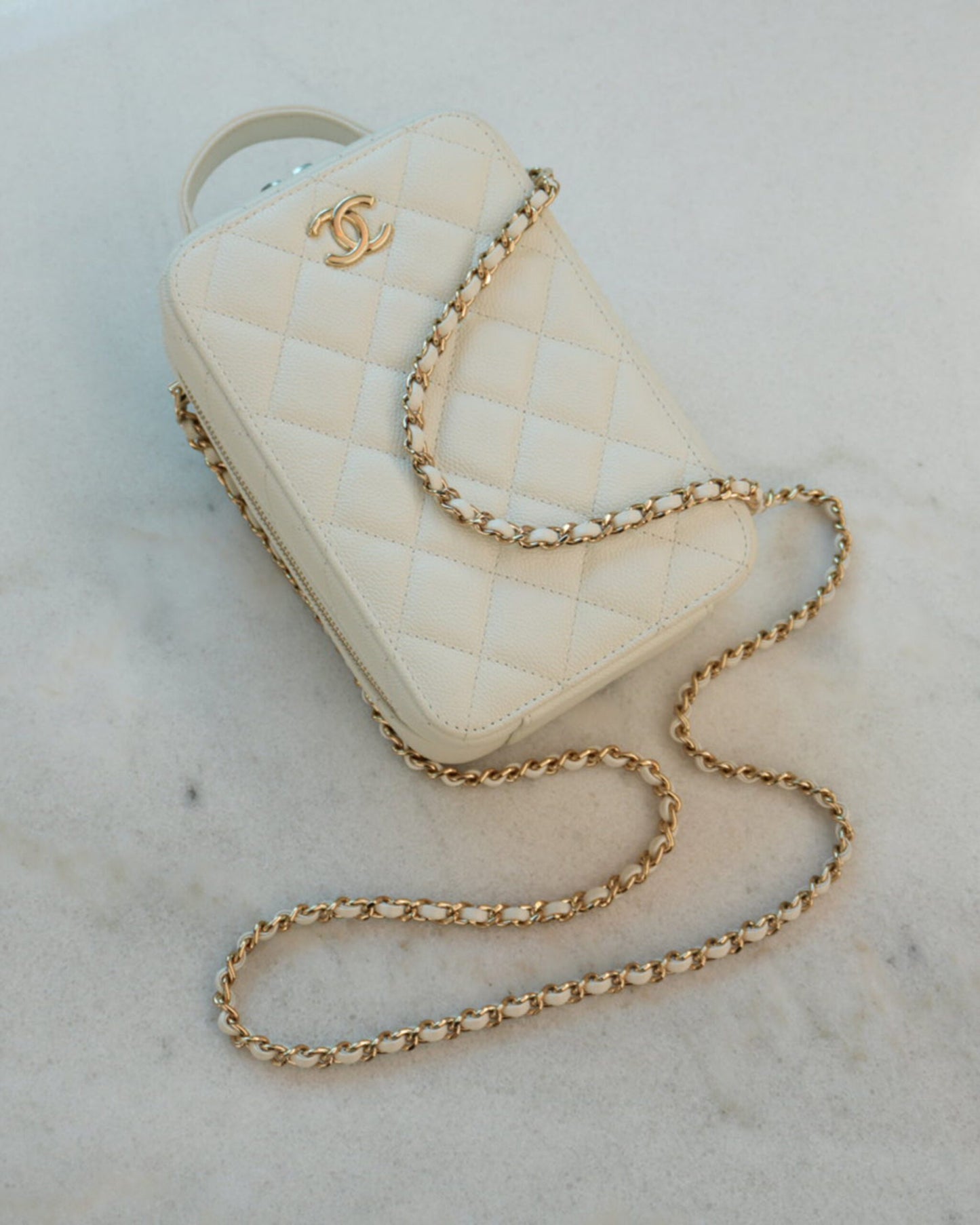 WHITE CAVIAR CC ZIP AROUND TOP HANDLE VERTICAL VANITY CASE