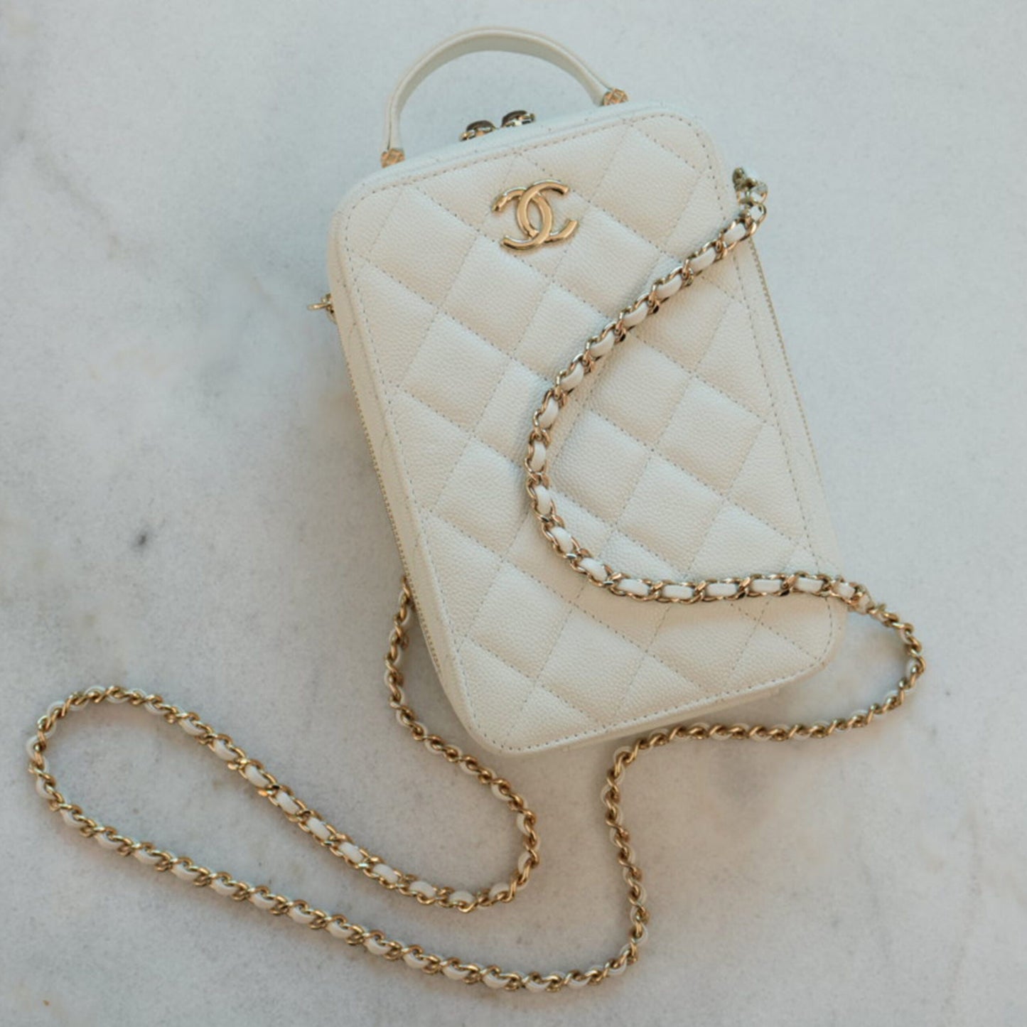 WHITE CAVIAR CC ZIP AROUND TOP HANDLE VERTICAL VANITY CASE