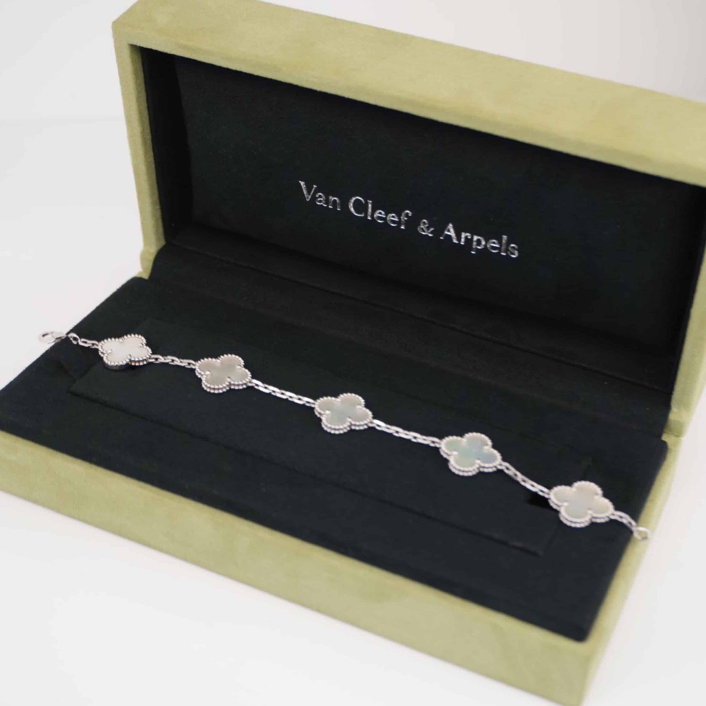 18K WHITE GOLD MOTHER OF PEARL VINTAGE ALHAMBRA 5 MOTIF BRACELET