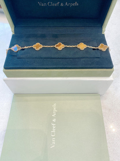 VINTAGE ALHAMBRA TIGERS EYE 18K YELLOW GOLD 5 MOTIF STATION BRACELET
