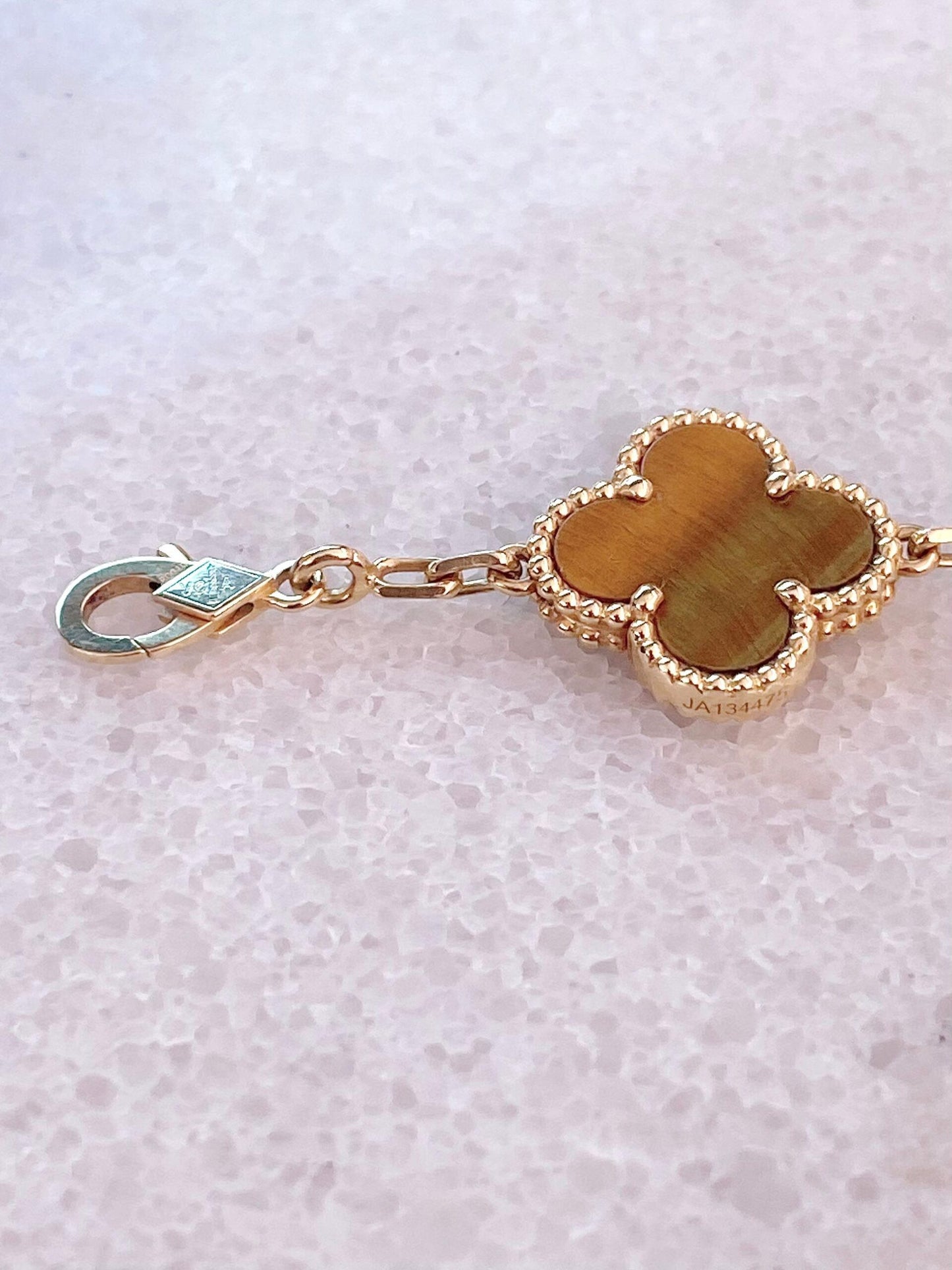 VINTAGE ALHAMBRA TIGERS EYE 18K YELLOW GOLD 5 MOTIF STATION BRACELET