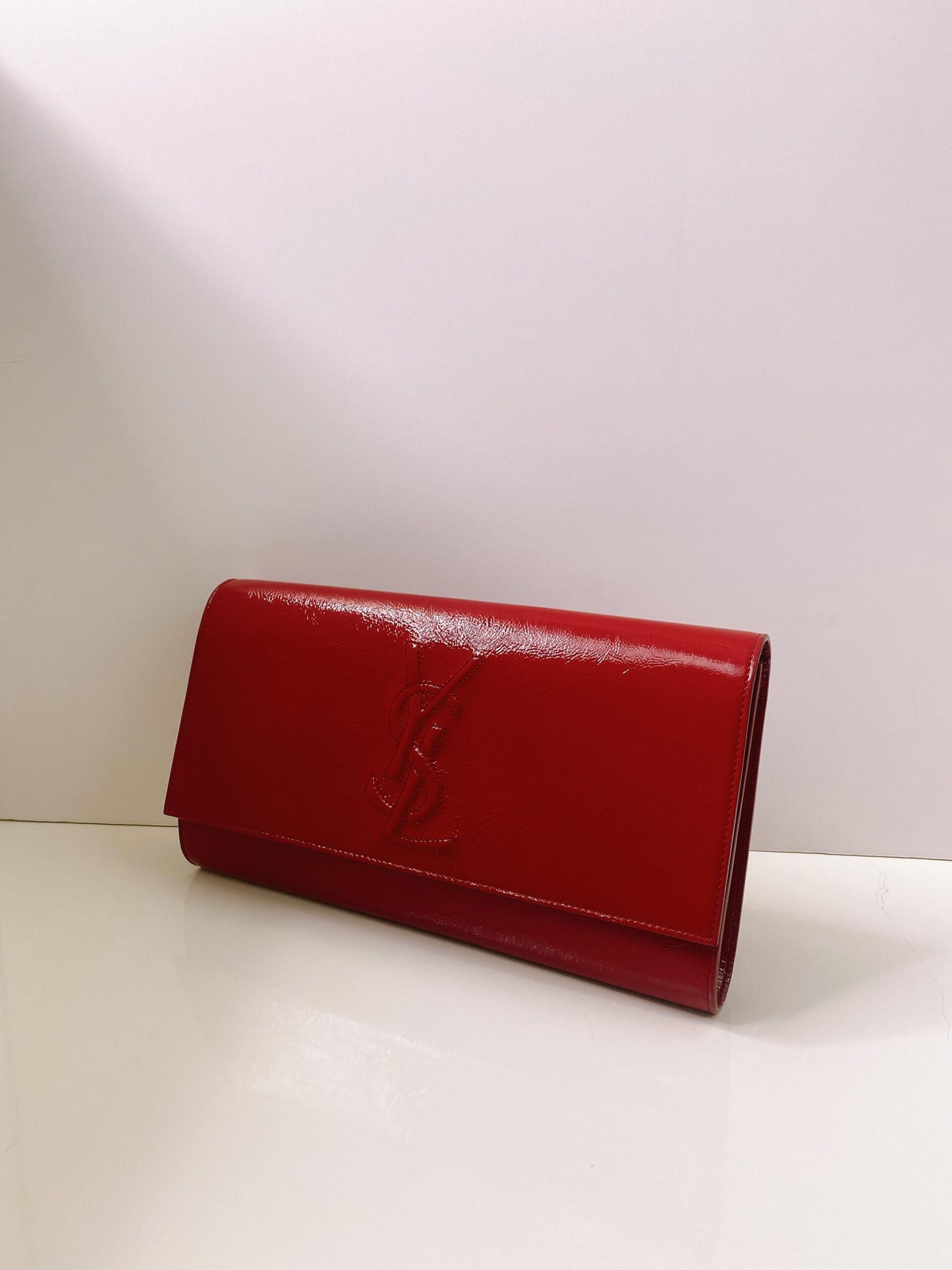 RED PATENT LEATHER BELLE DE JOUR FLAP CLUTCH
