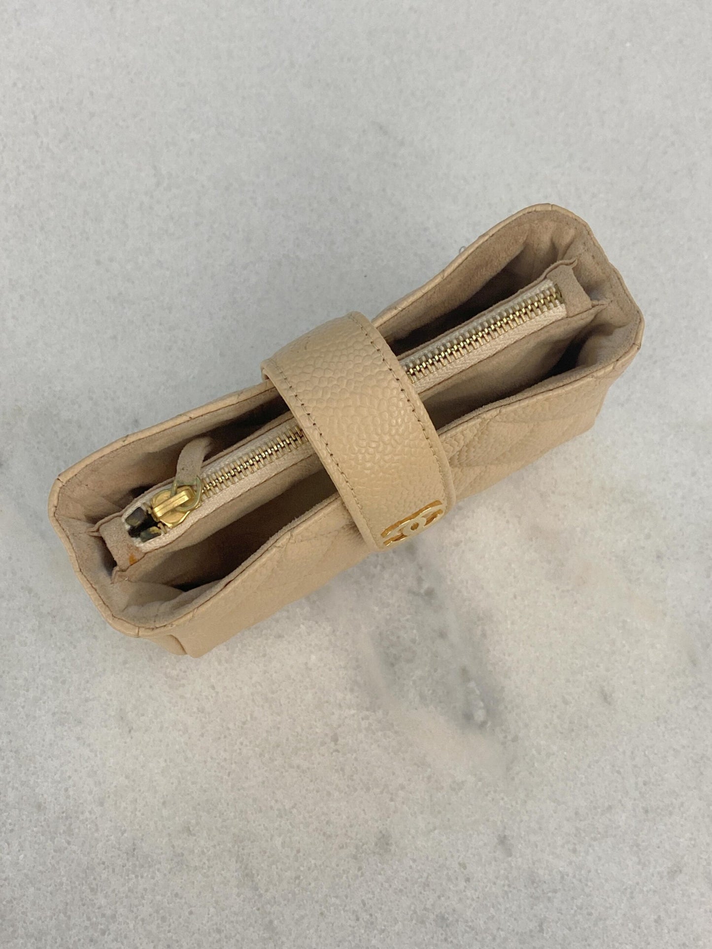 BEIGE QUILTED CAVIAR LEATHER CC O-MINI PHONE HOLDER CLUTCH