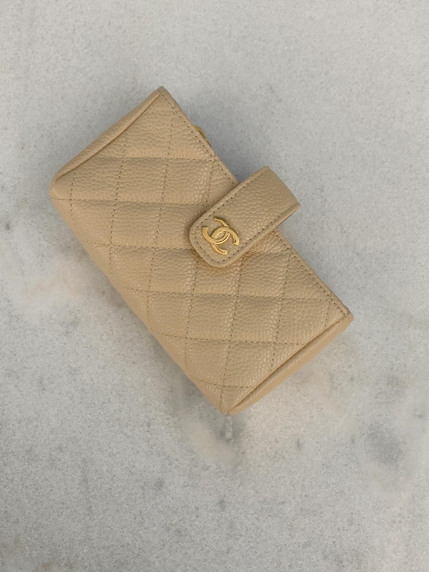 BEIGE QUILTED CAVIAR LEATHER CC O-MINI PHONE HOLDER CLUTCH