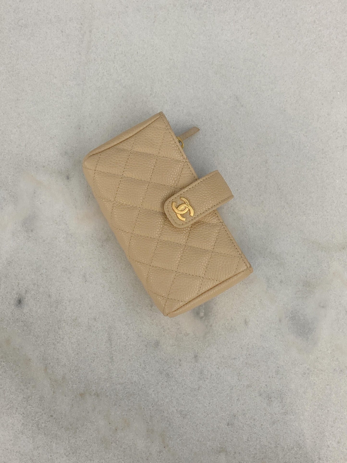 BEIGE QUILTED CAVIAR LEATHER CC O-MINI PHONE HOLDER CLUTCH