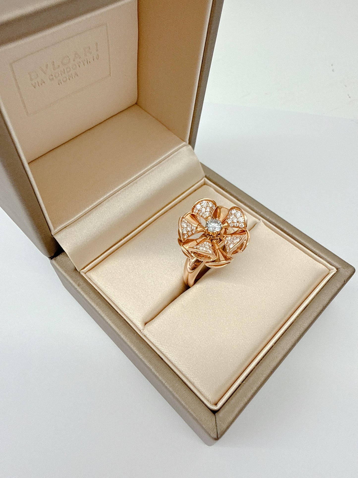 18K ROSE GOLD AND DIAMOND DIVA'S DREAM DIVISSIMA EARCLIPS AND DIVA'S DREAM RING