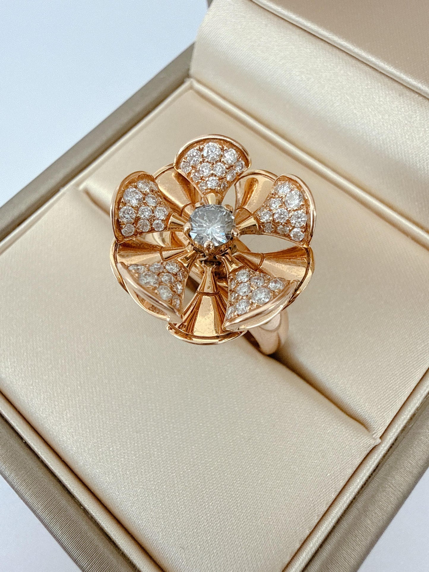 18K ROSE GOLD AND DIAMOND DIVA'S DREAM DIVISSIMA EARCLIPS AND DIVA'S DREAM RING