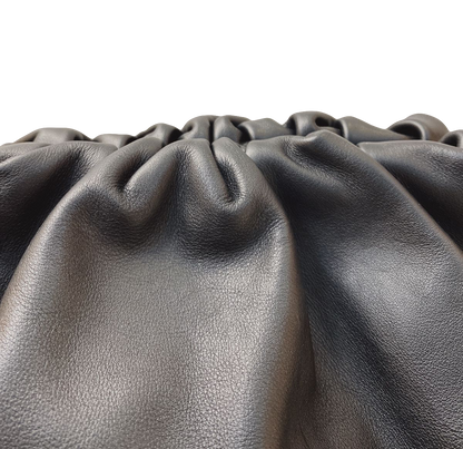 BLACK LEATHER TEEN POUCH