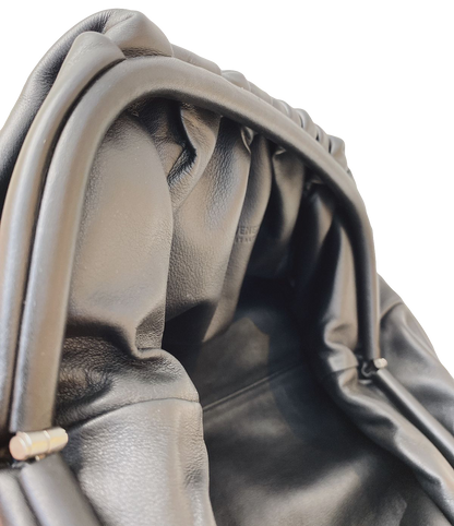 BLACK LEATHER TEEN POUCH