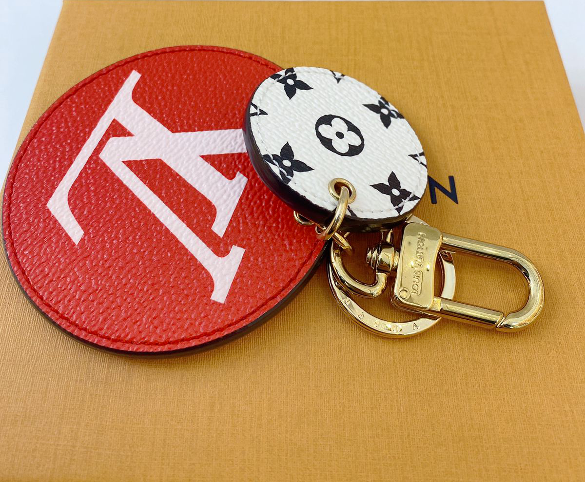 ROUND ILLUSTRE KEYCHAIN LIMITED EDITION COLORED MONOGRAM GIANT