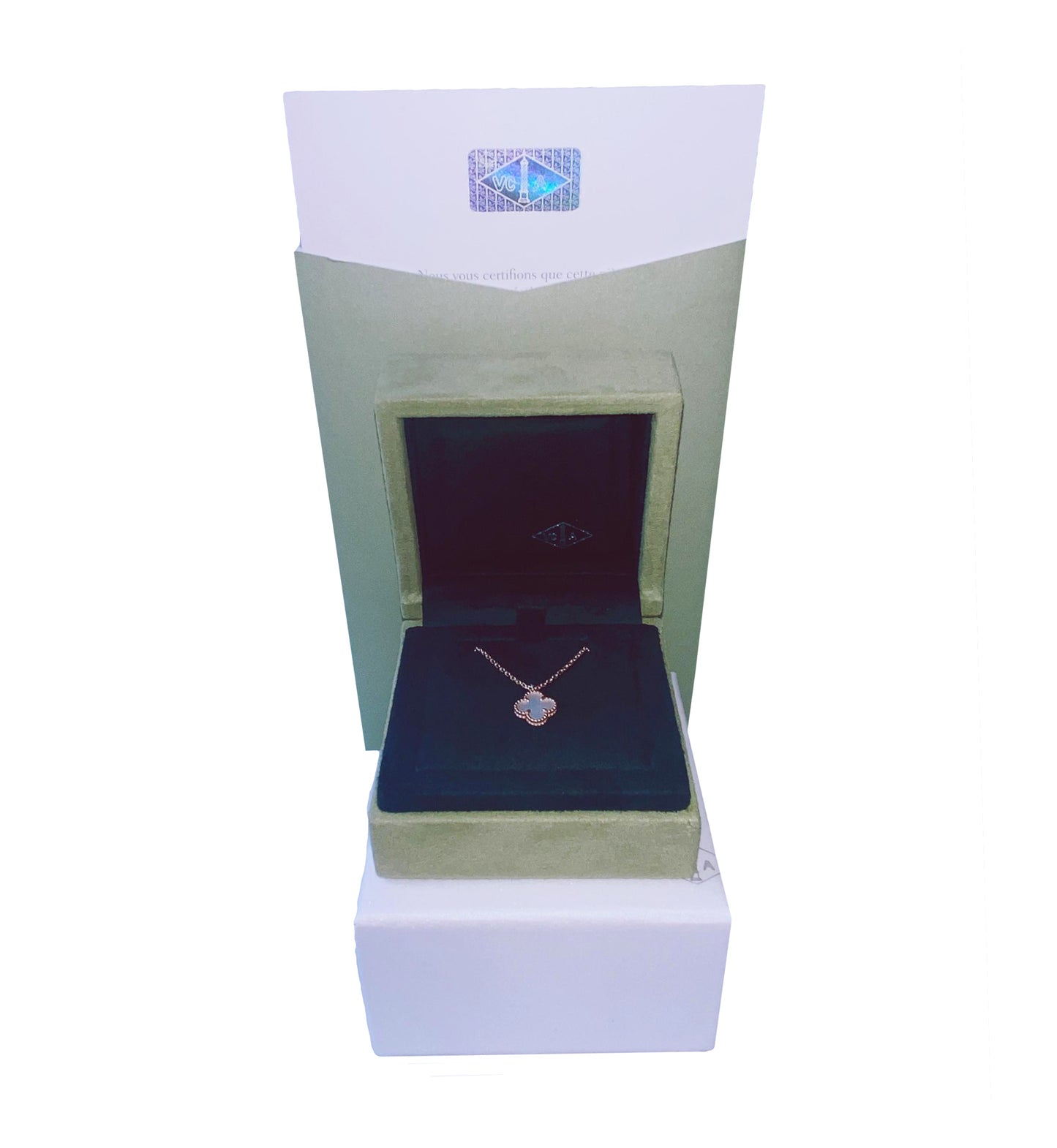 18K YELLOW GOLD AND MOTHER OF PEARL SWEET ALHAMBRA PENDANT