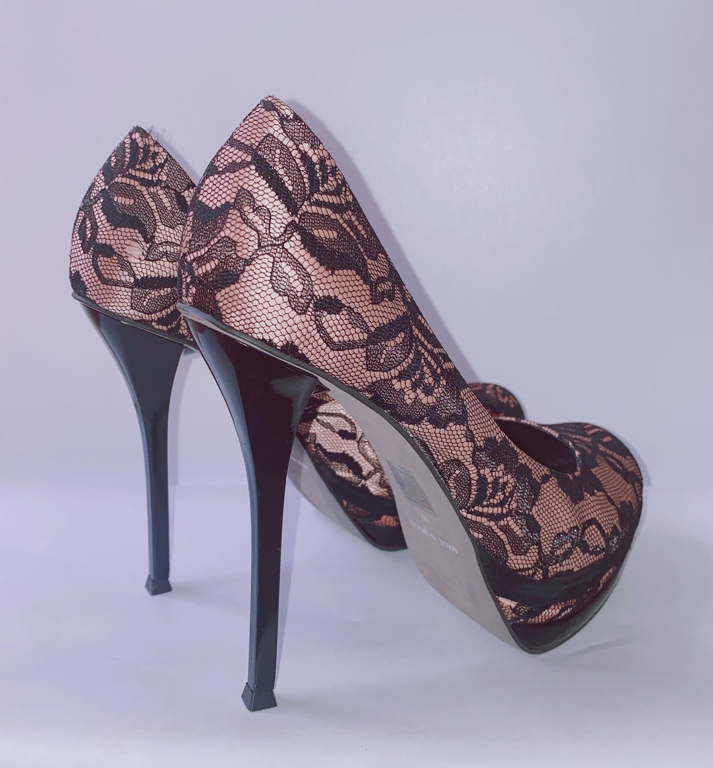 BLACK/PINK LACE LOOK HIGH HEELS