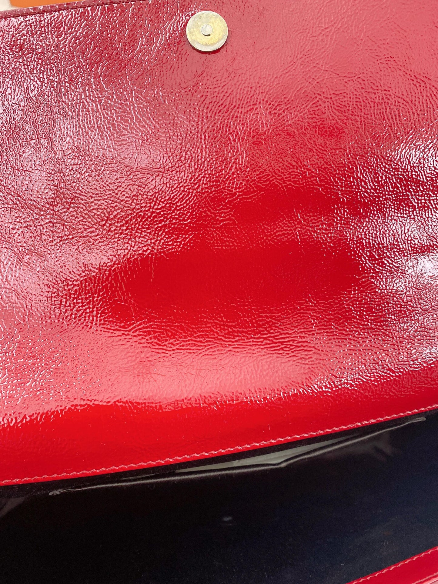 RED PATENT LEATHER BELLE DE JOUR FLAP CLUTCH