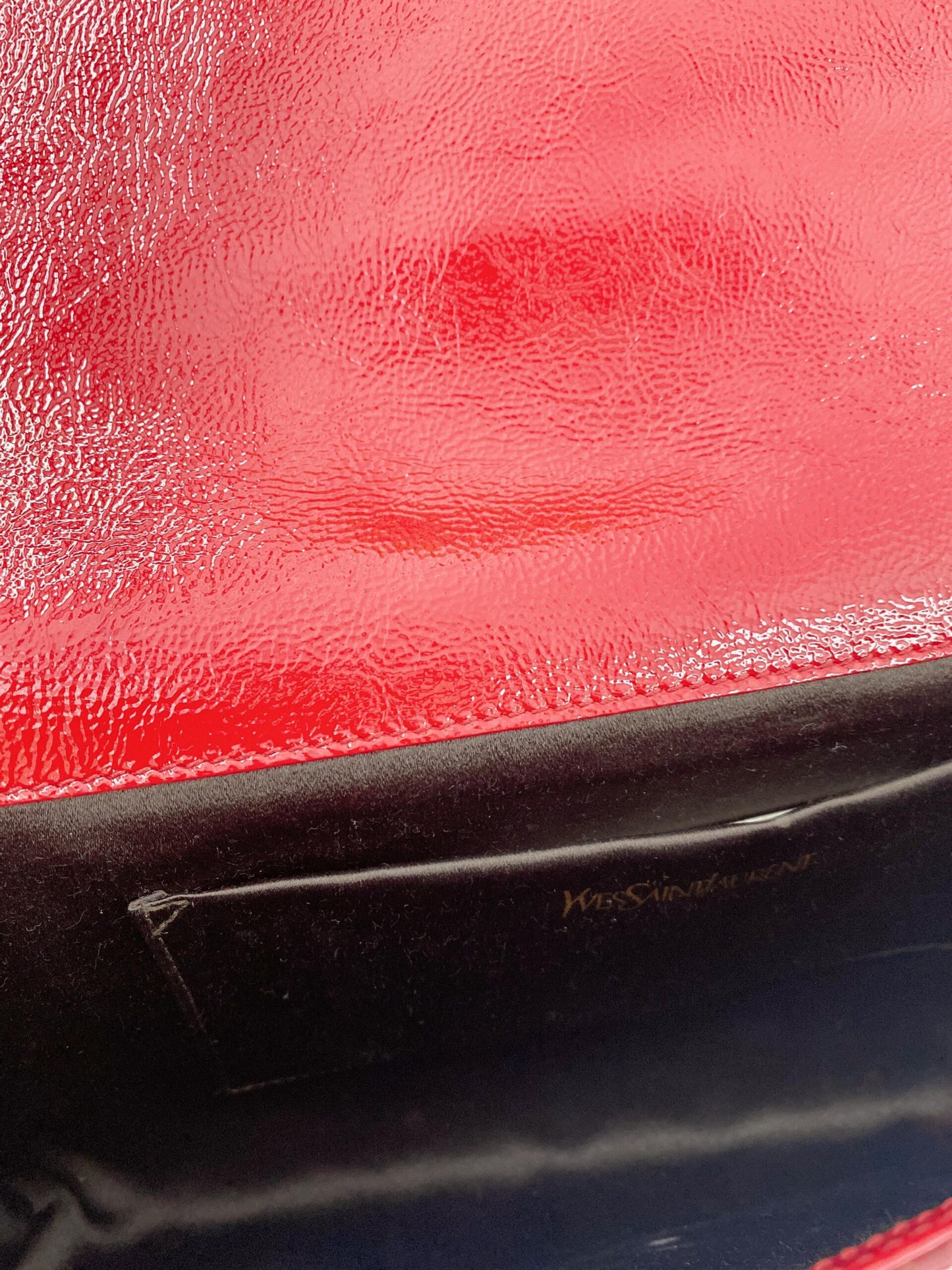 RED PATENT LEATHER BELLE DE JOUR FLAP CLUTCH