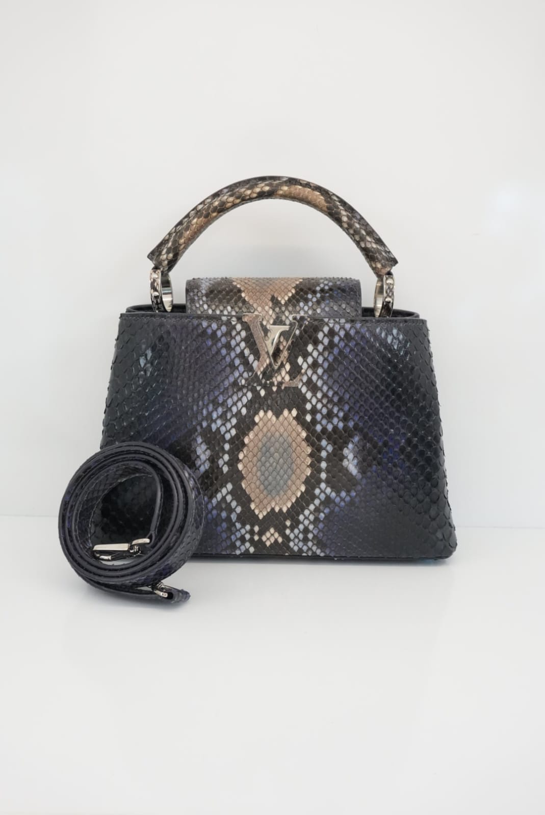 NAVY BLUE AND BEIGE PYTHON LEATHER CAPUCINES BB HANDBAG