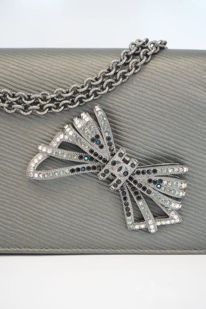 METALLIC DARK GRAY CC CRYSTAL BOW CHAIN EVENING BAG
