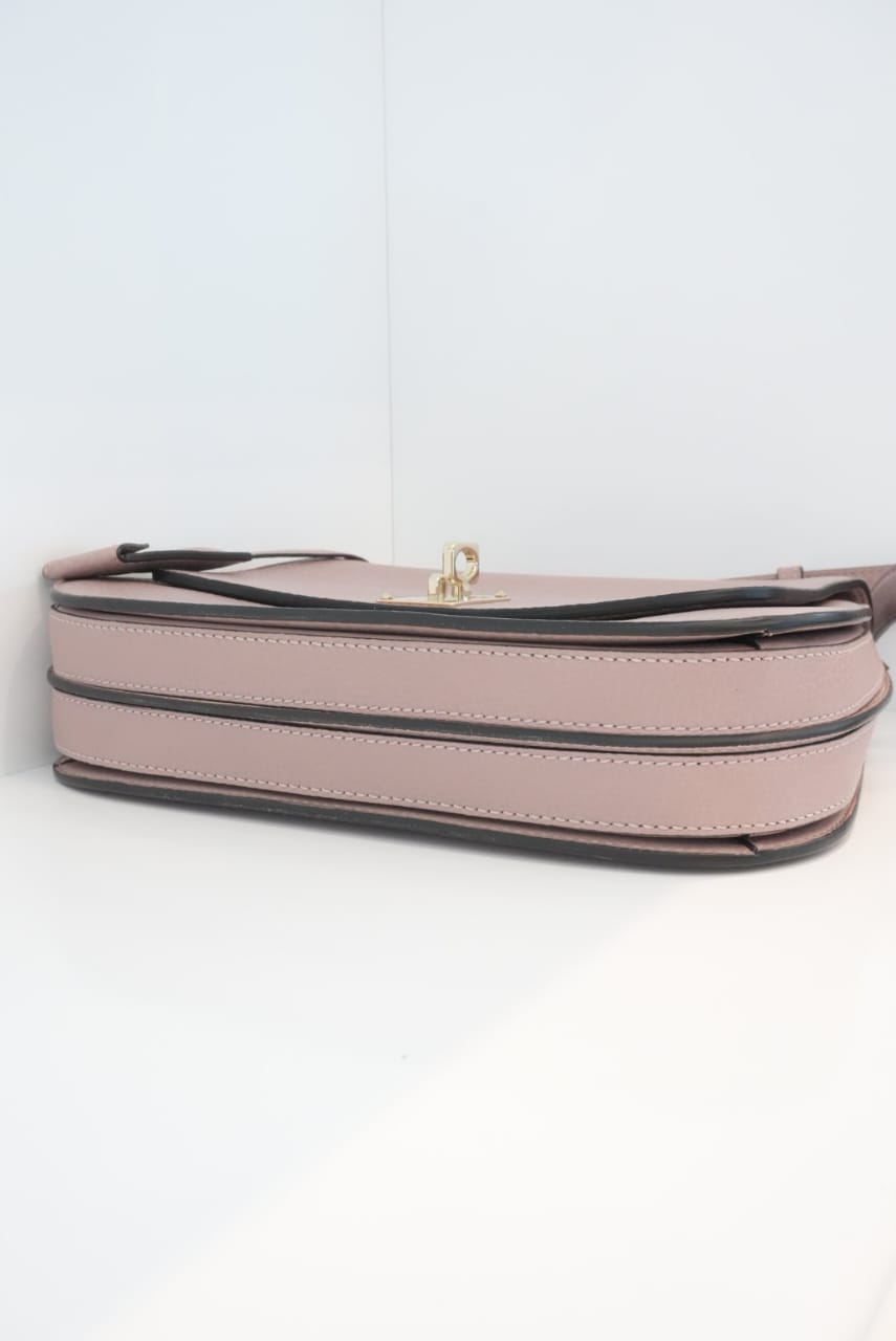 BLUSH PINK PEBBLED CALFSKIN JOYLOCK FLAP MESSENGER BAG