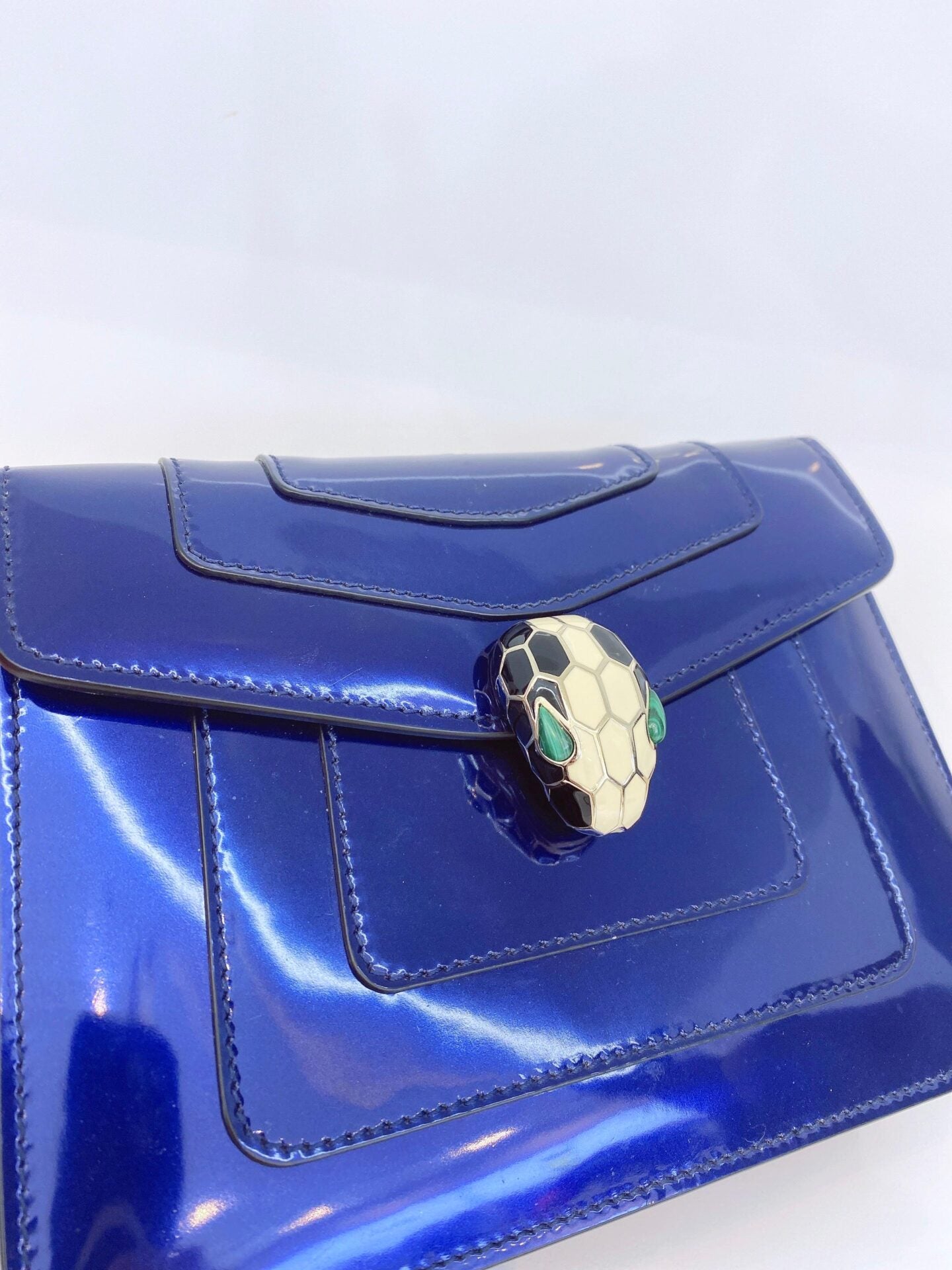BLUE PATENT LEATHER SMALL SERPENTI FOREVER SHOULDER BAG