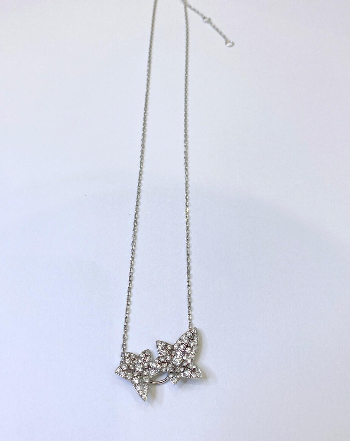 WHITE GOLD AND DIAMOND LIERRE DE PARIS NECKLACE